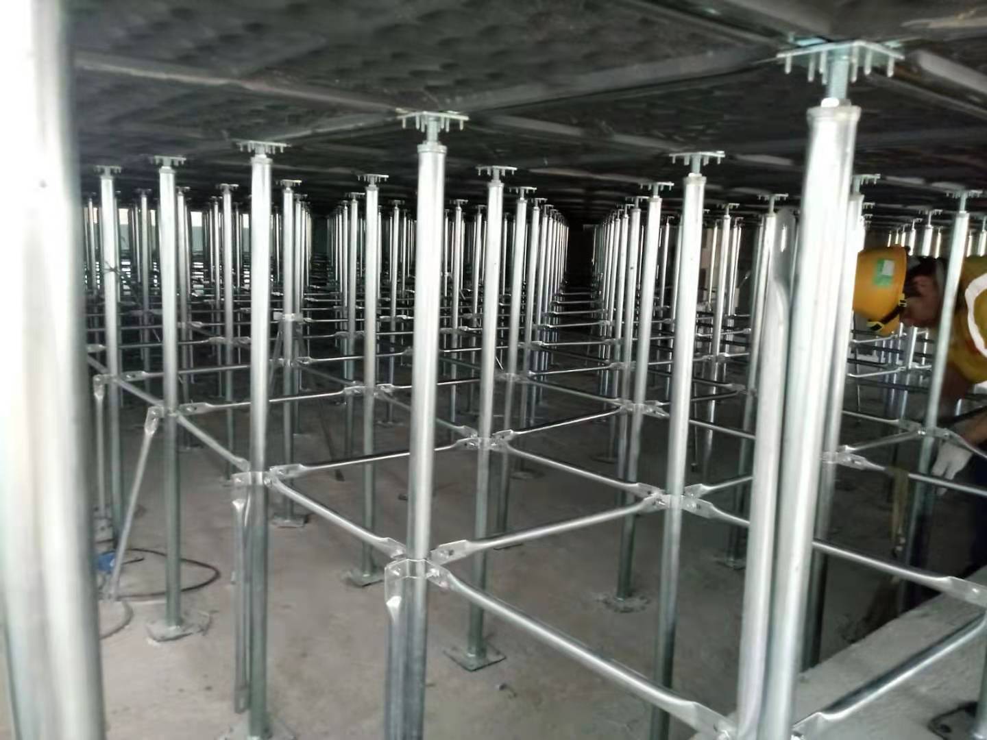 raised floor bracing.jpg