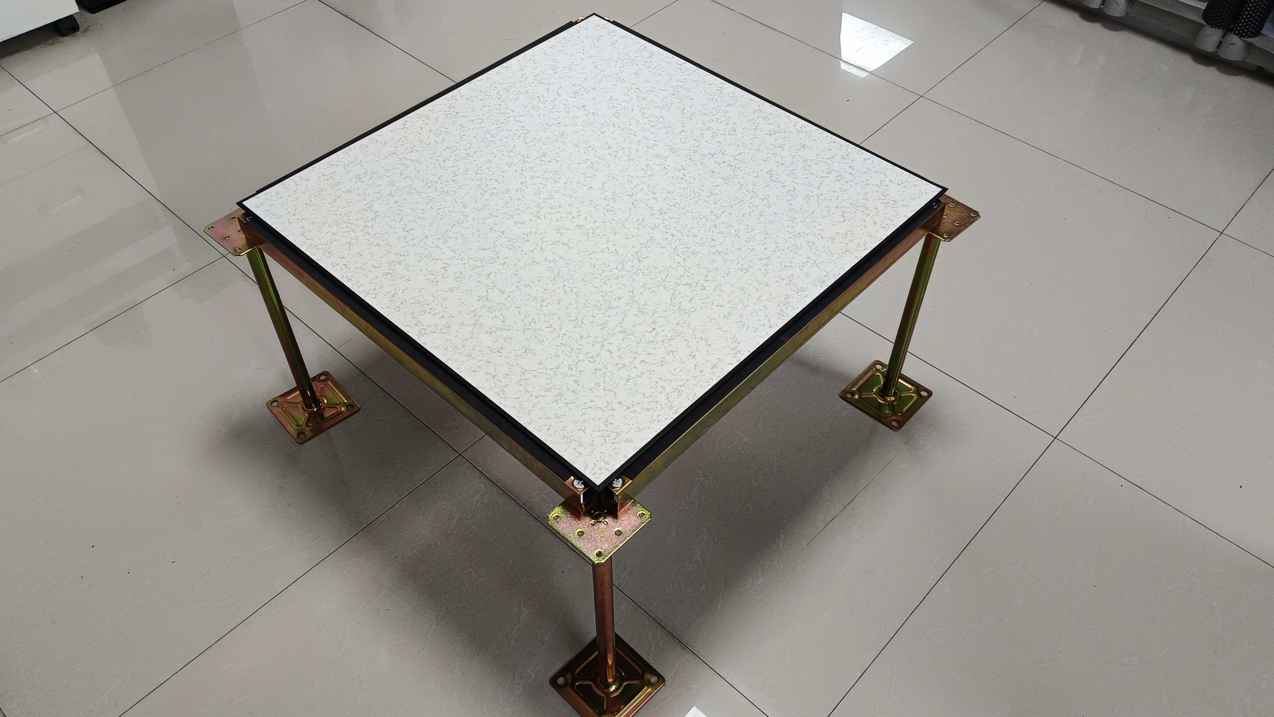 steel cement raised floor.jpg